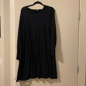 Perfect essential - long sleeve black swing dress